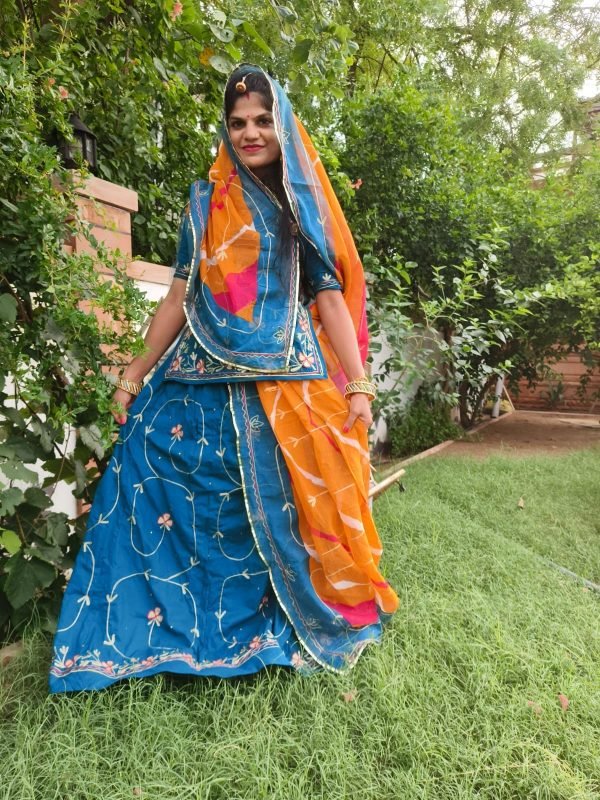 Shottan Poshak
शॉटन सूट पोशाक